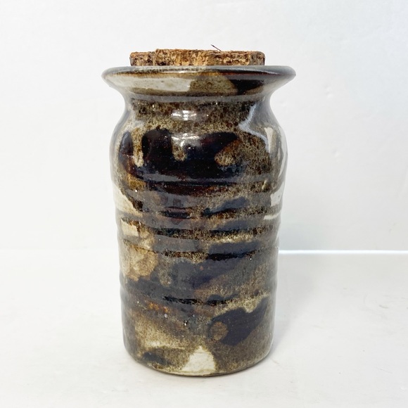 Handmade Studio Pottery Stoneware Storage Jar with Cork Lid - Picture 4 of 8